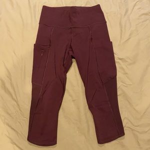 Athleta knee-length leggings with pockets